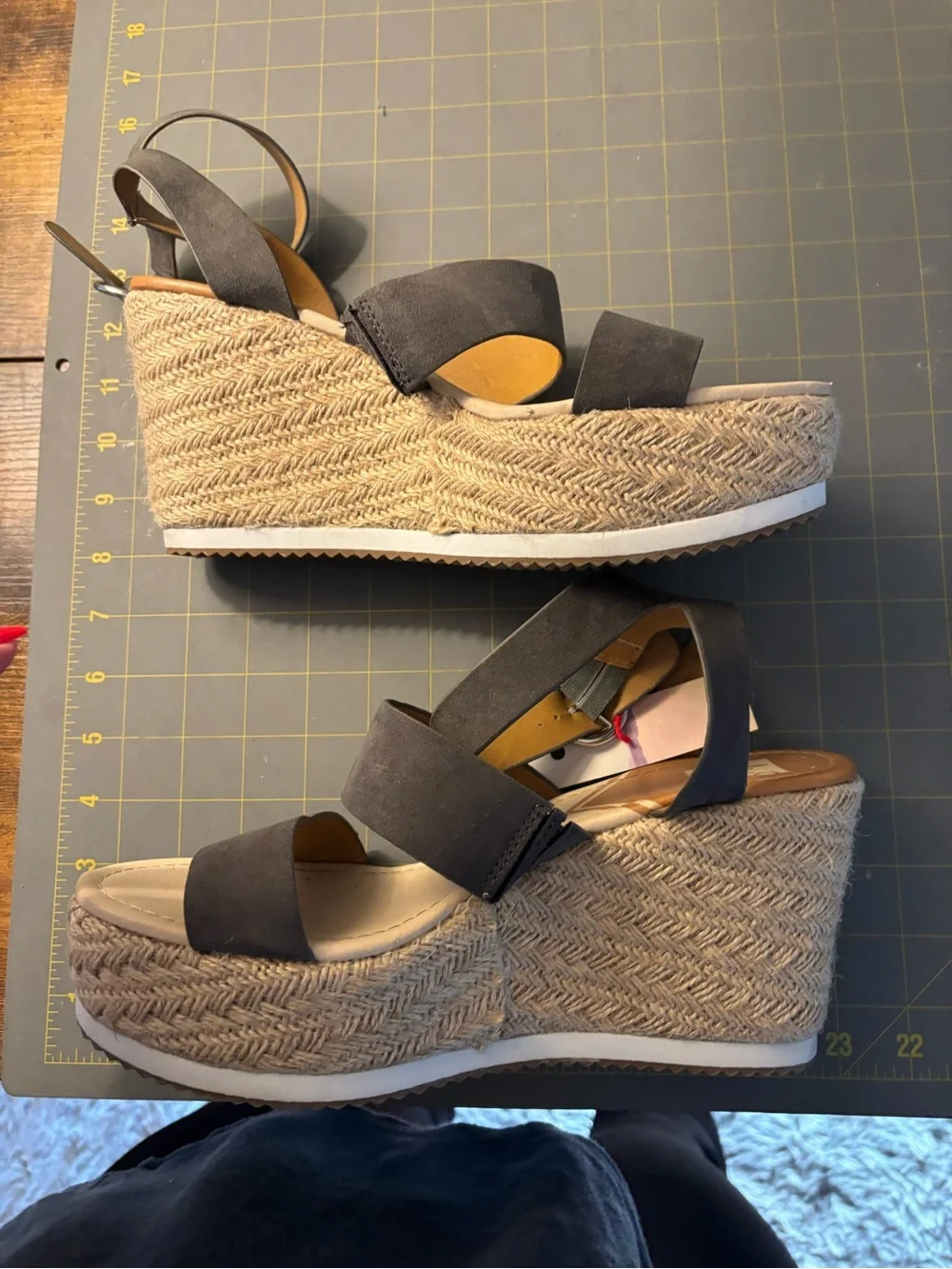 NWOT DV8 by Dolce Vita grey platform espadrilles size 10